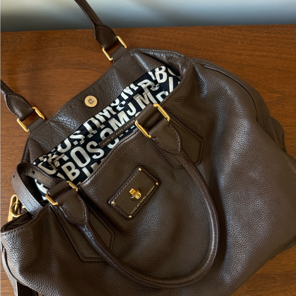 Marc Jacobs Brown Leather Shoulder Bag with Gold Hardware